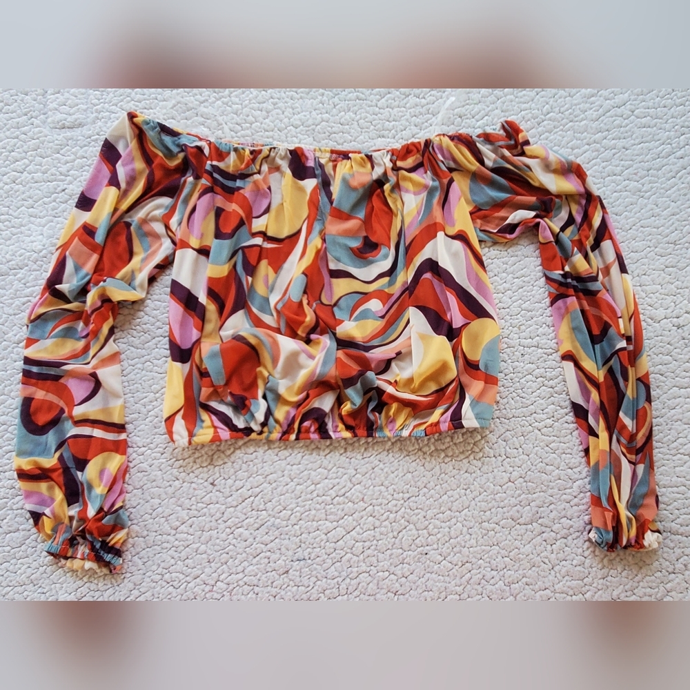 Willow and root off the shoulder blouse. Size large.